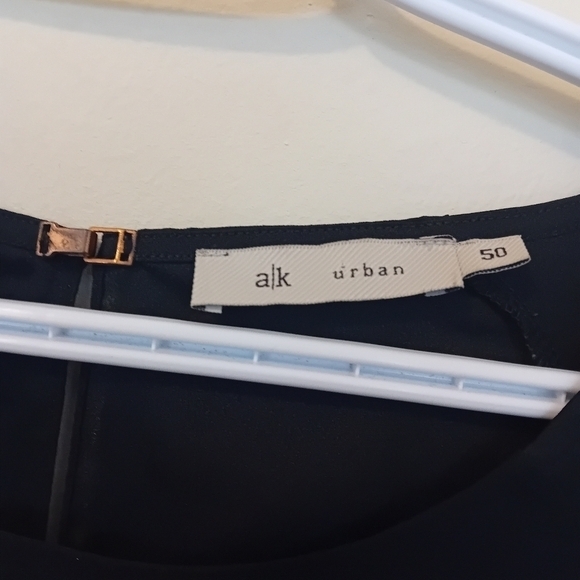 AK Urban Black Blouse‎ Dark Gray Sleeves Sheer Top Keyhole Back Womens 50 (XXL) - Picture 5 of 9